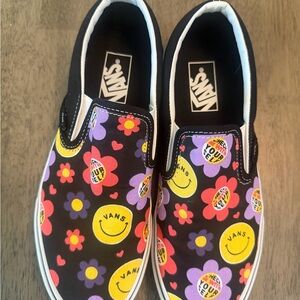 NEW Vans Classic Slip On Radically Happy Black Skate Shoe Sneaker Women’s 9